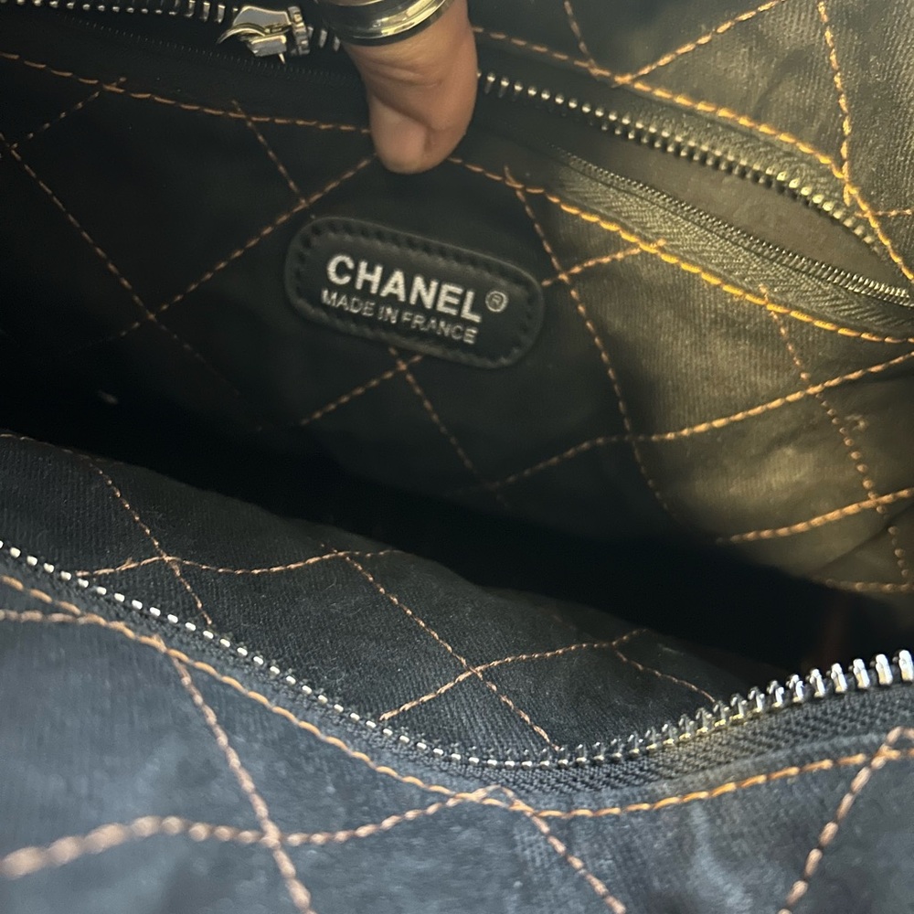 CHANEL Shopping Fever Quilted Caviar Leather Tote Bag in brown - Picture 2 of 5